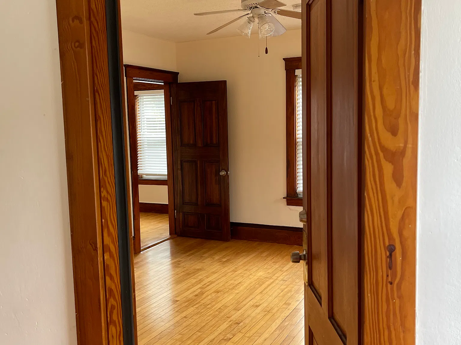 2 bed, 1250 sqft, $1,900 — Photo 4