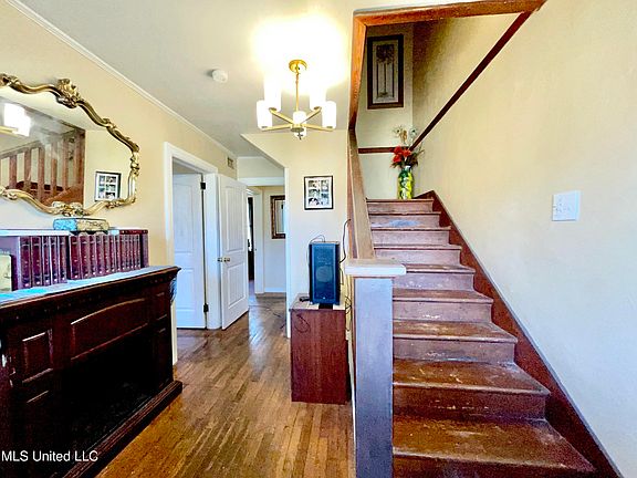 2nd image of 4124 Griffin St