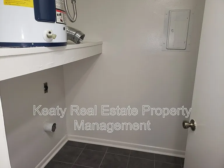 809-3 Fox Run Dr — Photo 10