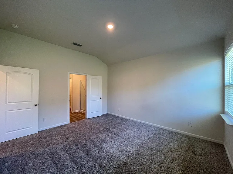 1921 Belmont Ln — Photo 18
