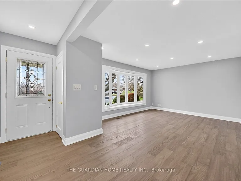 64 Gatineau St #MAIN FL — Photo 5
