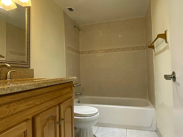 9125 SW 77th Ave #303 — Photo 6