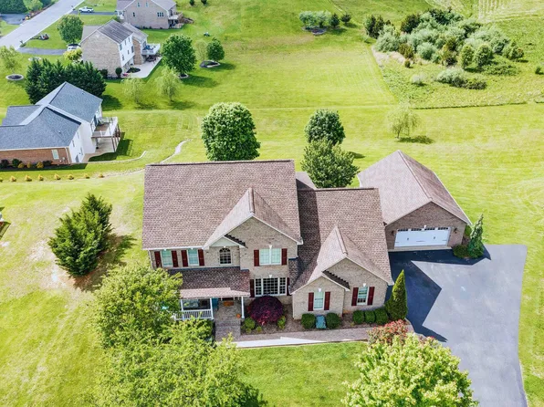 31 Fairway Ct, Daleville, VA 24083