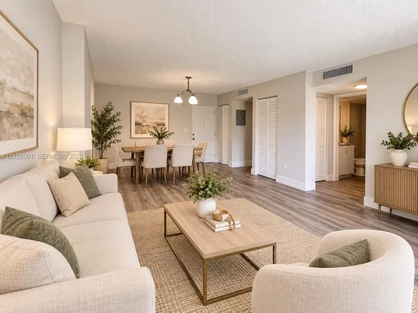 8200 SW 210th St APT 114, Cutler Bay, FL 33189
