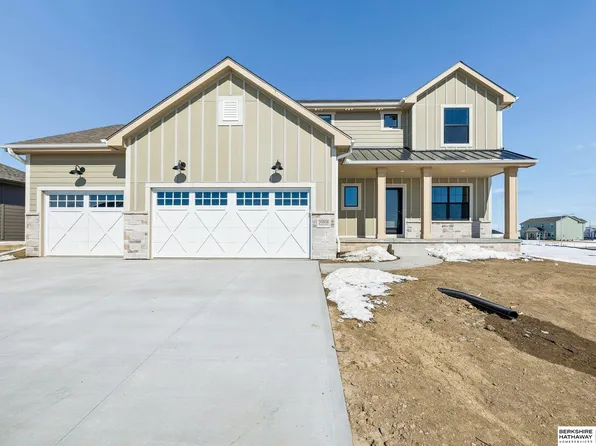 20808 Kansas Ave, Elkhorn, NE 68022