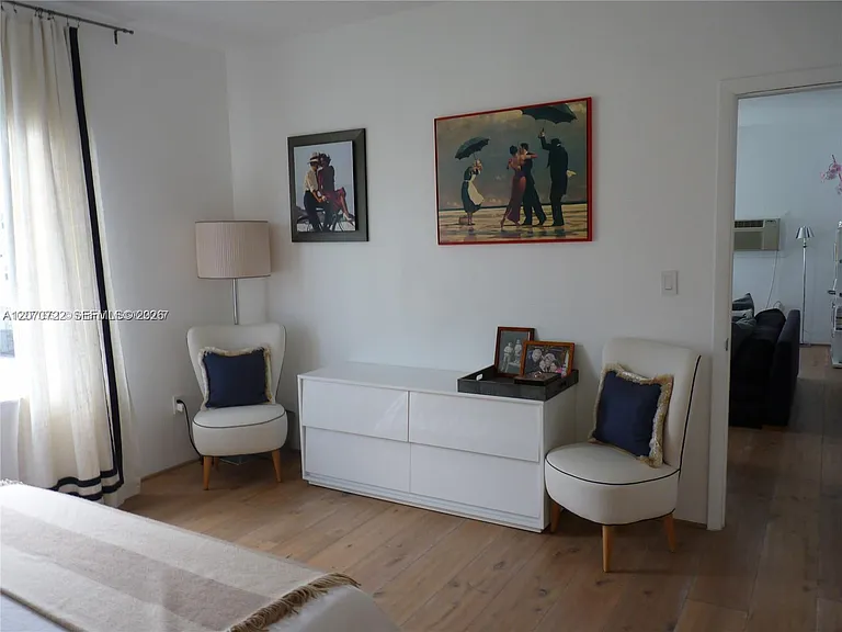 820 Euclid Ave #204 — Photo 9