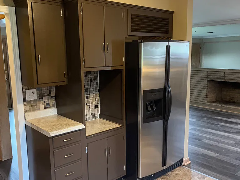 1420 W University Ave — Photo 3