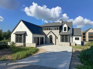 12825 Stephen PLACE, Elm Grove, WI 53122