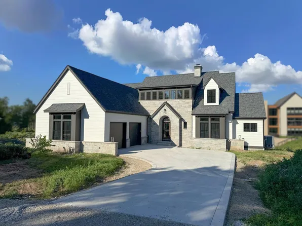 12825 Stephen PLACE, Elm Grove, WI 53122