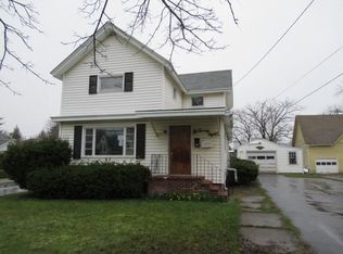 28 Smith St, Sodus, NY 14551
