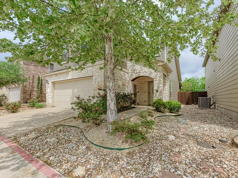 10617 Portico Ln — Photo 30