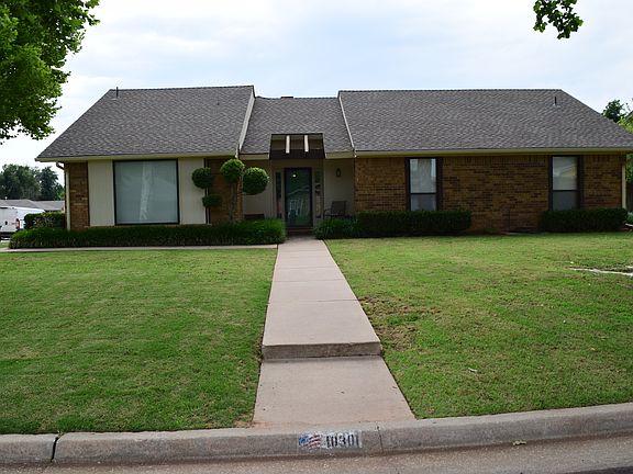 4th image of 10301 Leicester Dr