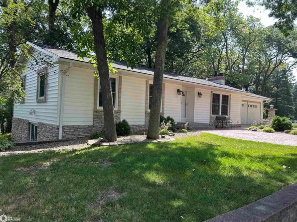 2408 River Oaks Dr, Iowa Falls, IA 50126