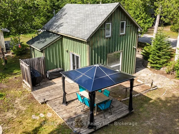 1106 King Edward Ave, South Bruce Peninsula, ON N0H 2G0