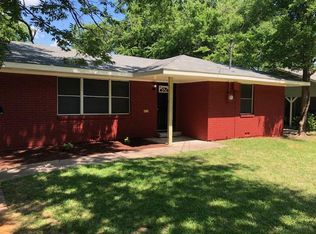 1504 Bois D Arc St, Commerce, TX 75428