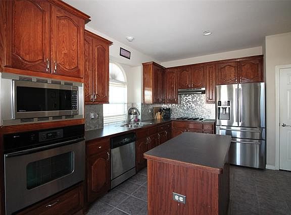 4th image of 5320 Rolling Meadows Dr