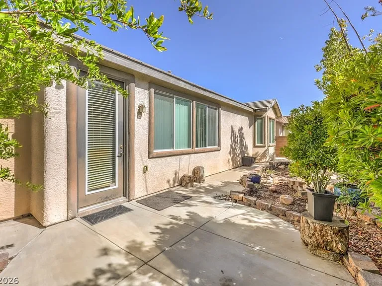 437 Eternity St — Photo 33