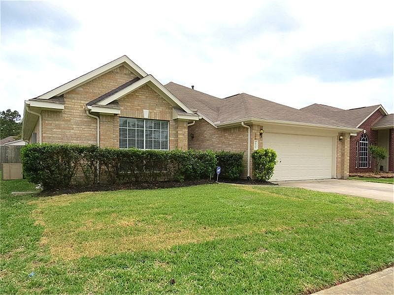 1st image of 18323 Cobblestone Dr