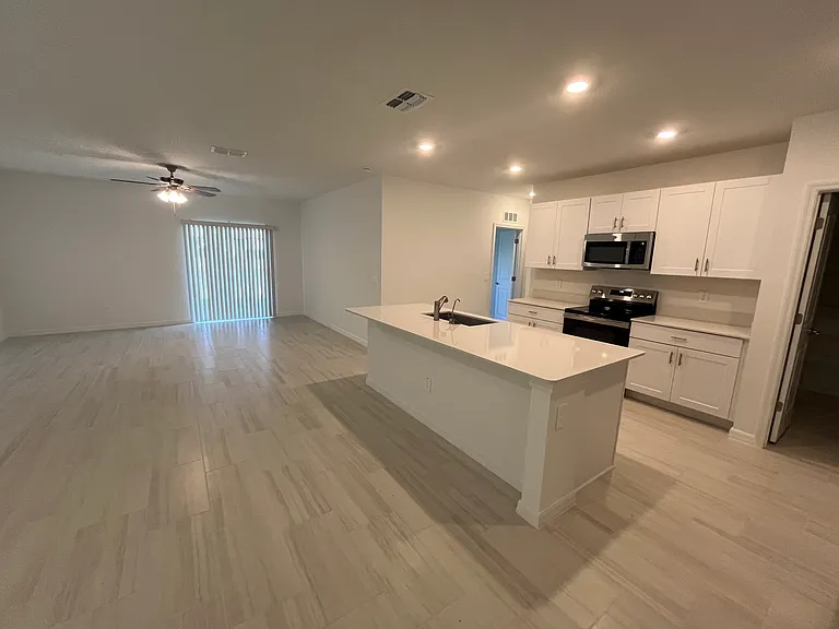 11317 Radiant Shore Loop — Photo 7