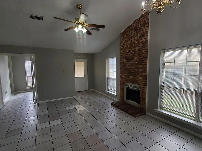 817 Denmark Dr — Photo 4