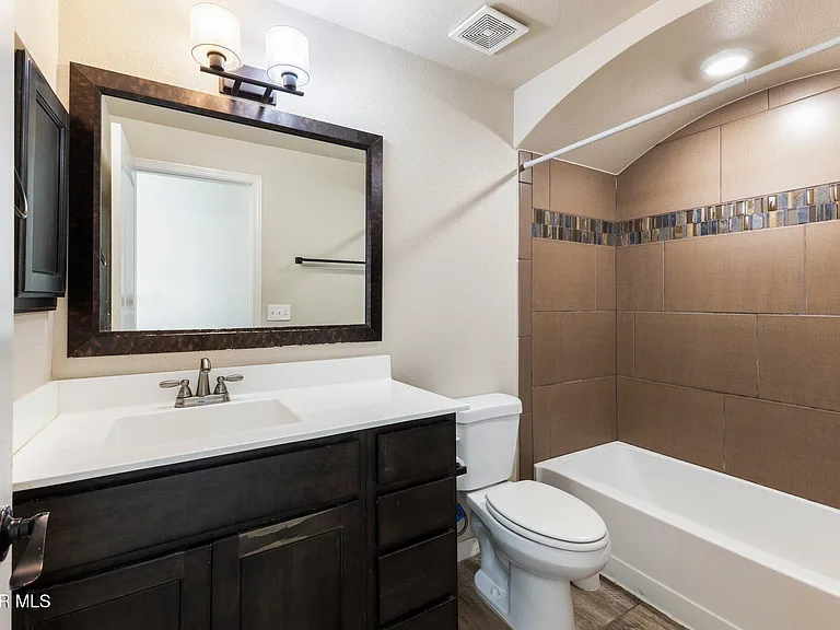 805 Hc Gilbert Minjares Dr #A — Photo 6
