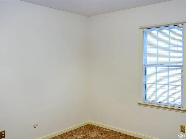 124 Pearce Pl — Photo 16
