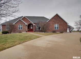 4729 Covington Ln, Quincy, IL 62305