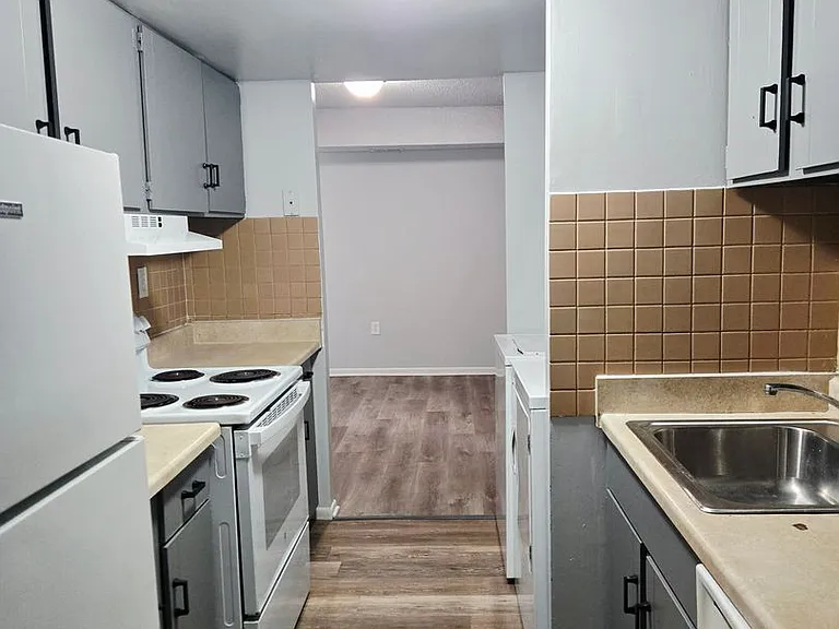 Aspen Apartments in Whitehall — Photo 56