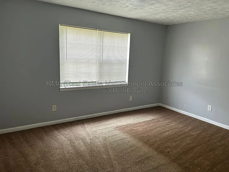 1110 W Poplar St #L3 — Photo 5