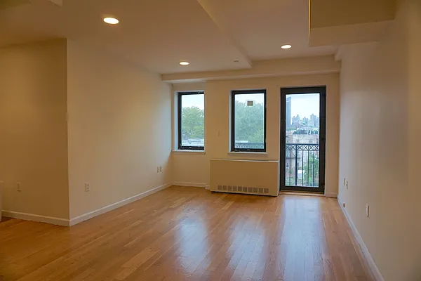 Rented by Astoria Realty | media 3