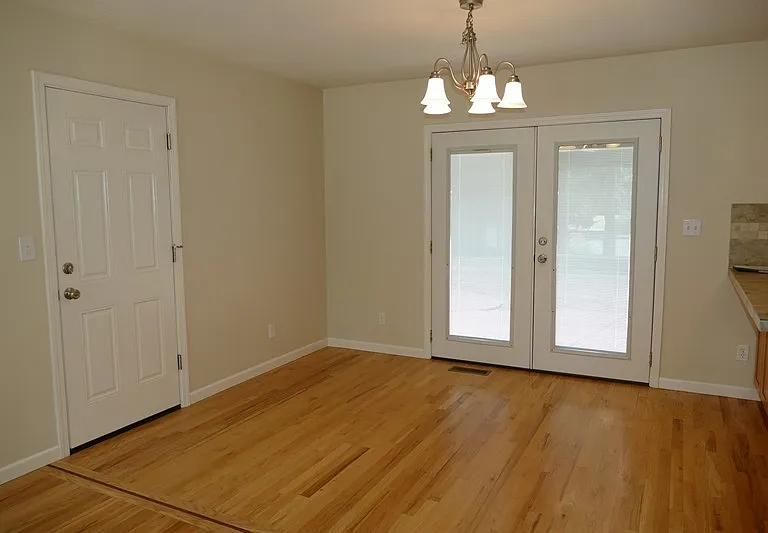 10851 SE Garrett Dr — Photo 8