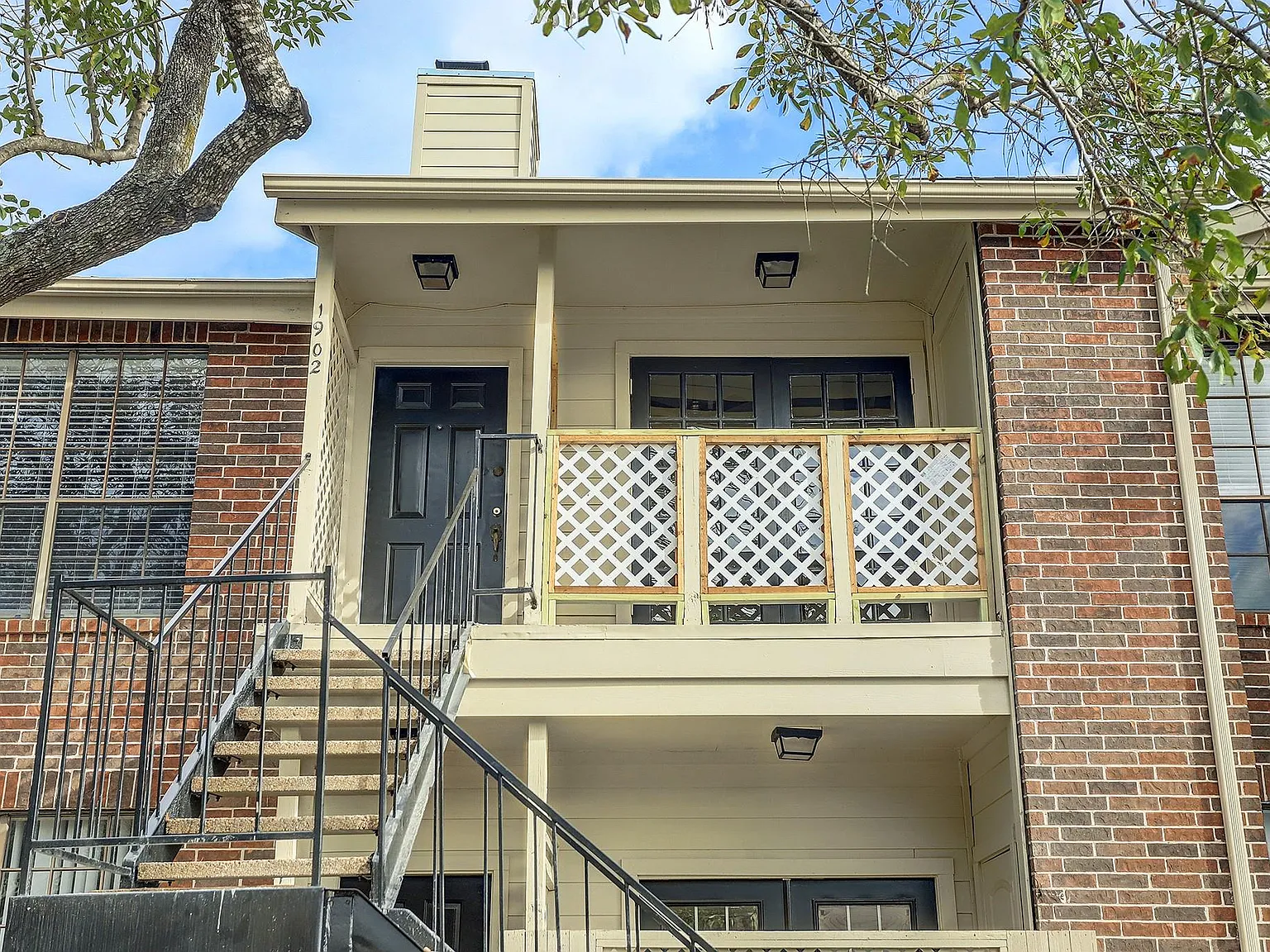2 bed, 2.0 bath, 925 sqft, $1,550 — Photo 3