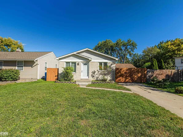 28556 Wexford Dr, Warren, MI 48092