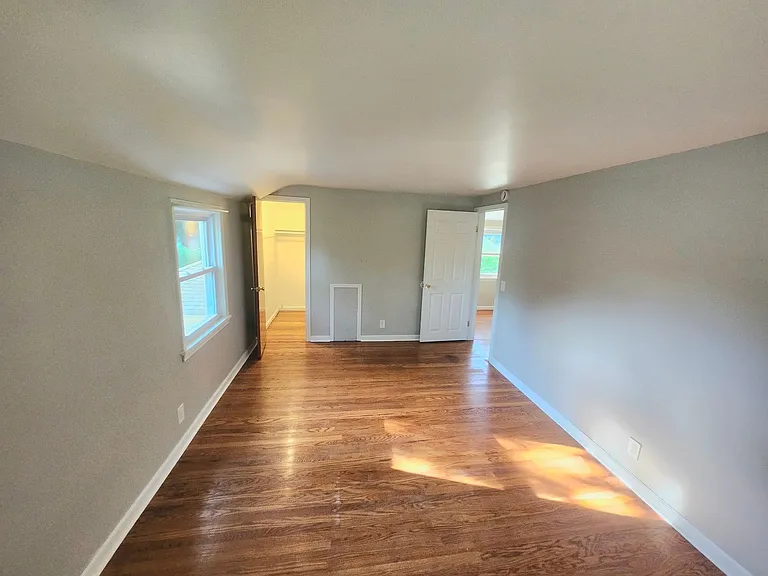 21 Glenmont Dr — Photo 18