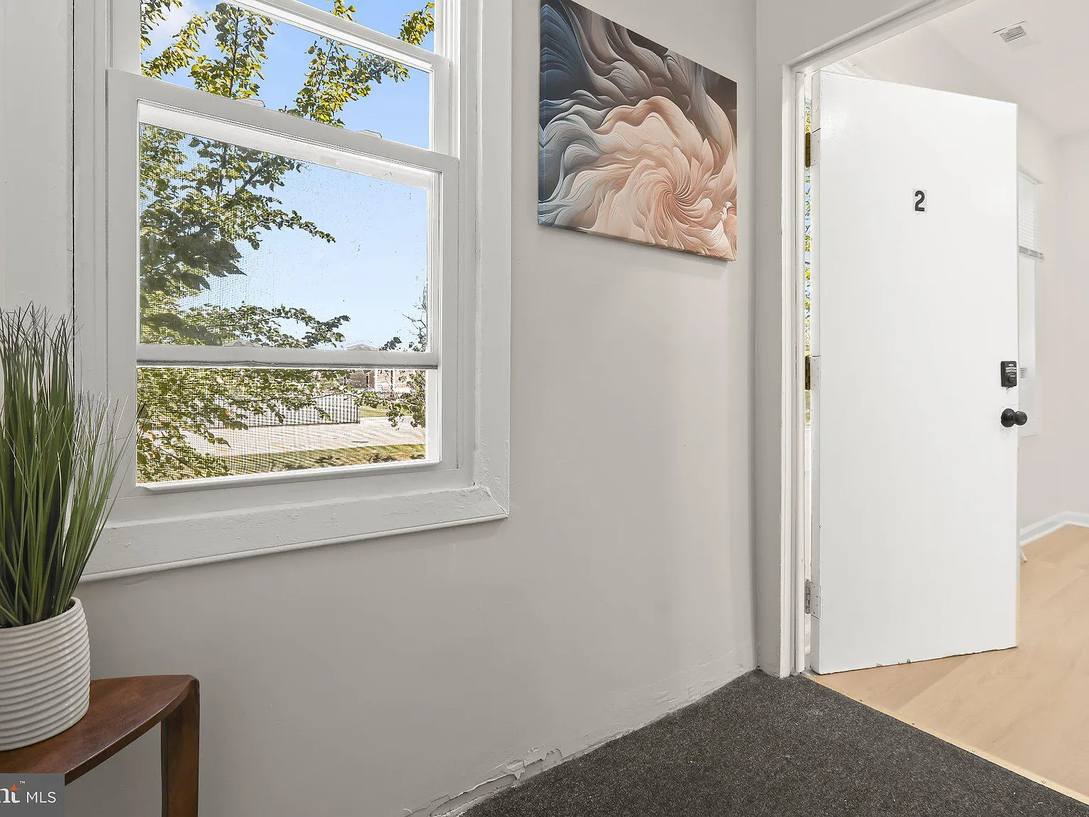 2 bed, 1.0 bath, 993 sqft, $1,200 — Photo 2