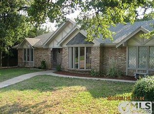 2237 Norwood Dr, Hurst, TX 76054