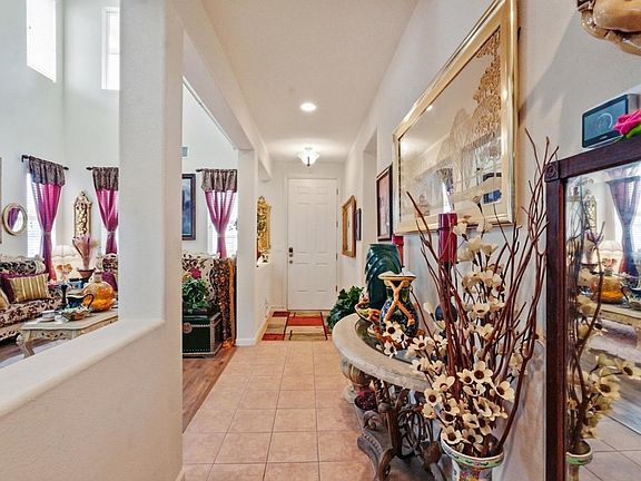 4th image of 3613 Southern Oak Dr
