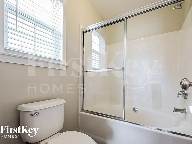 2428 Sapphire Valley Dr — Photo 9