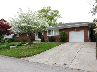 17 Birchtree Dr, Johnston, RI 02919