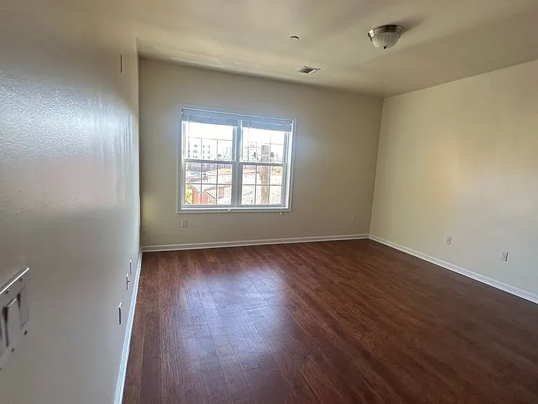 5609 Jefferson St — Photo 25