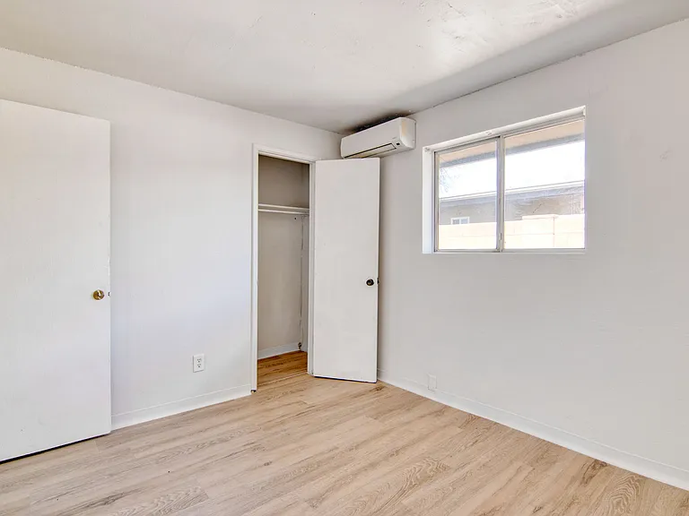 5657 E 28th St #5657 — Photo 1