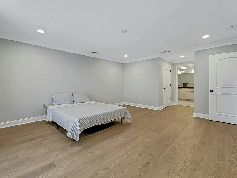 2307 The Plz #2307 — Photo 33