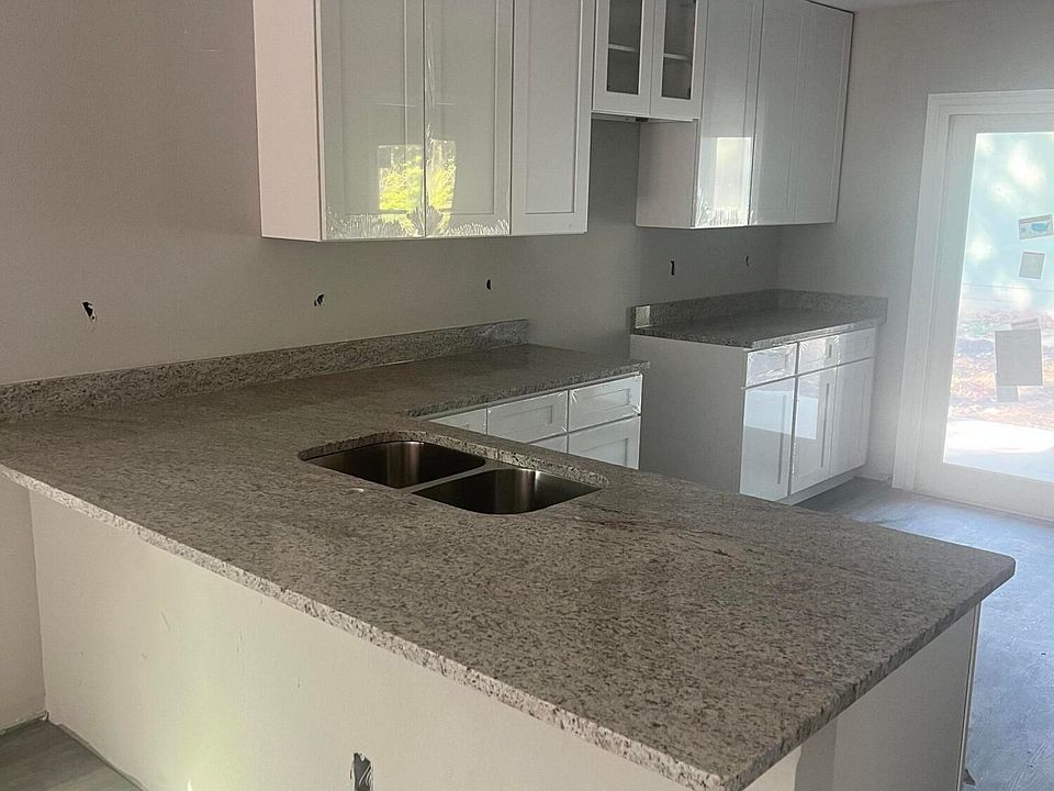 2nd image of 5318 KANKAKEE Boulevard