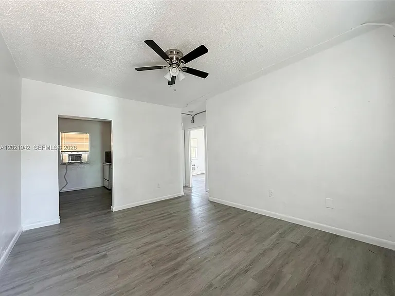 1117 NW 3rd Ave #11 — Photo 5
