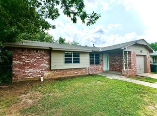 904 Meadowridge Dr, Midwest City, OK 73110