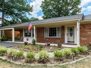 25 Flint Mountain Dr, Stuarts Draft, VA 24477