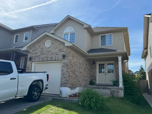 30 Tweedsdale St, Kitchener, ON N2R 1W1