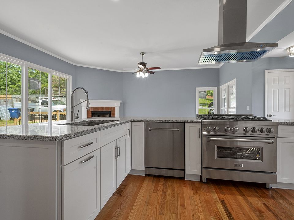 1st image of 1429 Southampton Ct