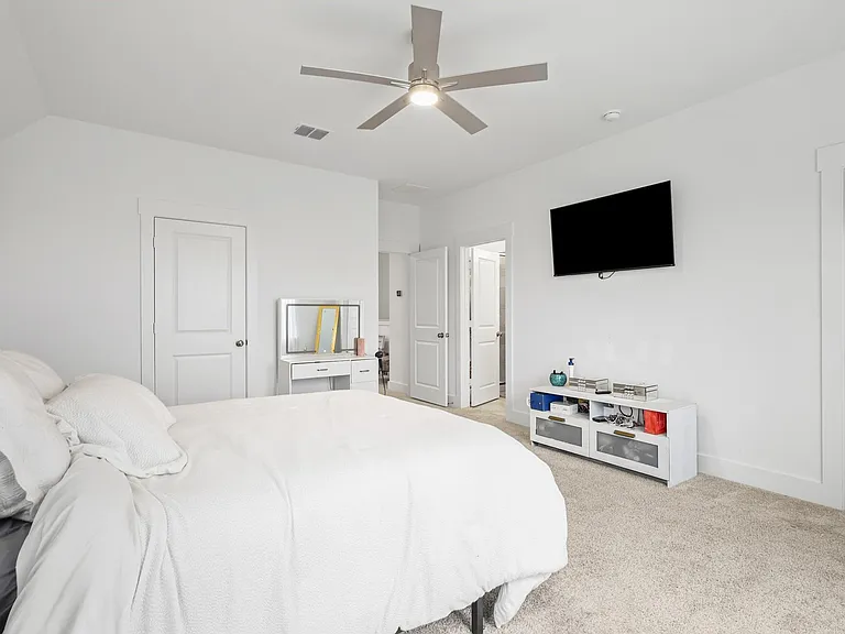 1013 Carnation Dr — Photo 28