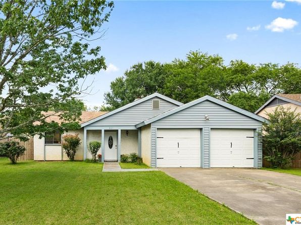 805 Travis St Lockhart Tx 78644 Zillow